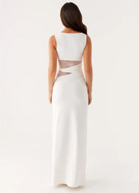 Leni | Robe maxi ajustée avec des découpes subtiles et un laçage
