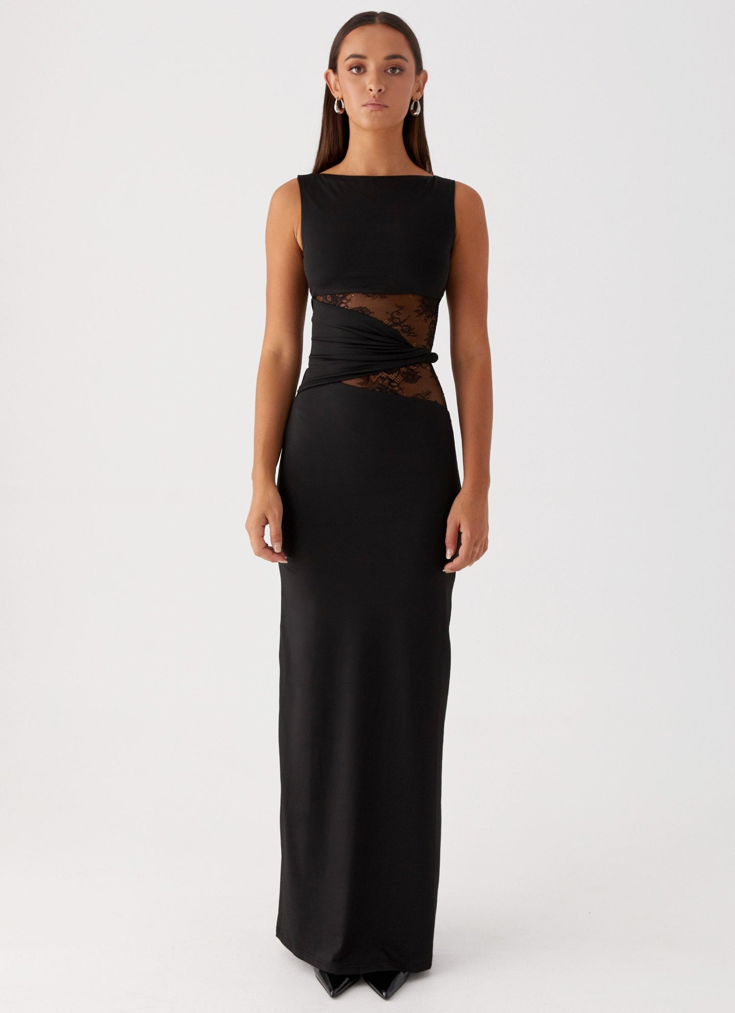 Leni | Robe maxi ajustée avec des découpes subtiles et un laçage