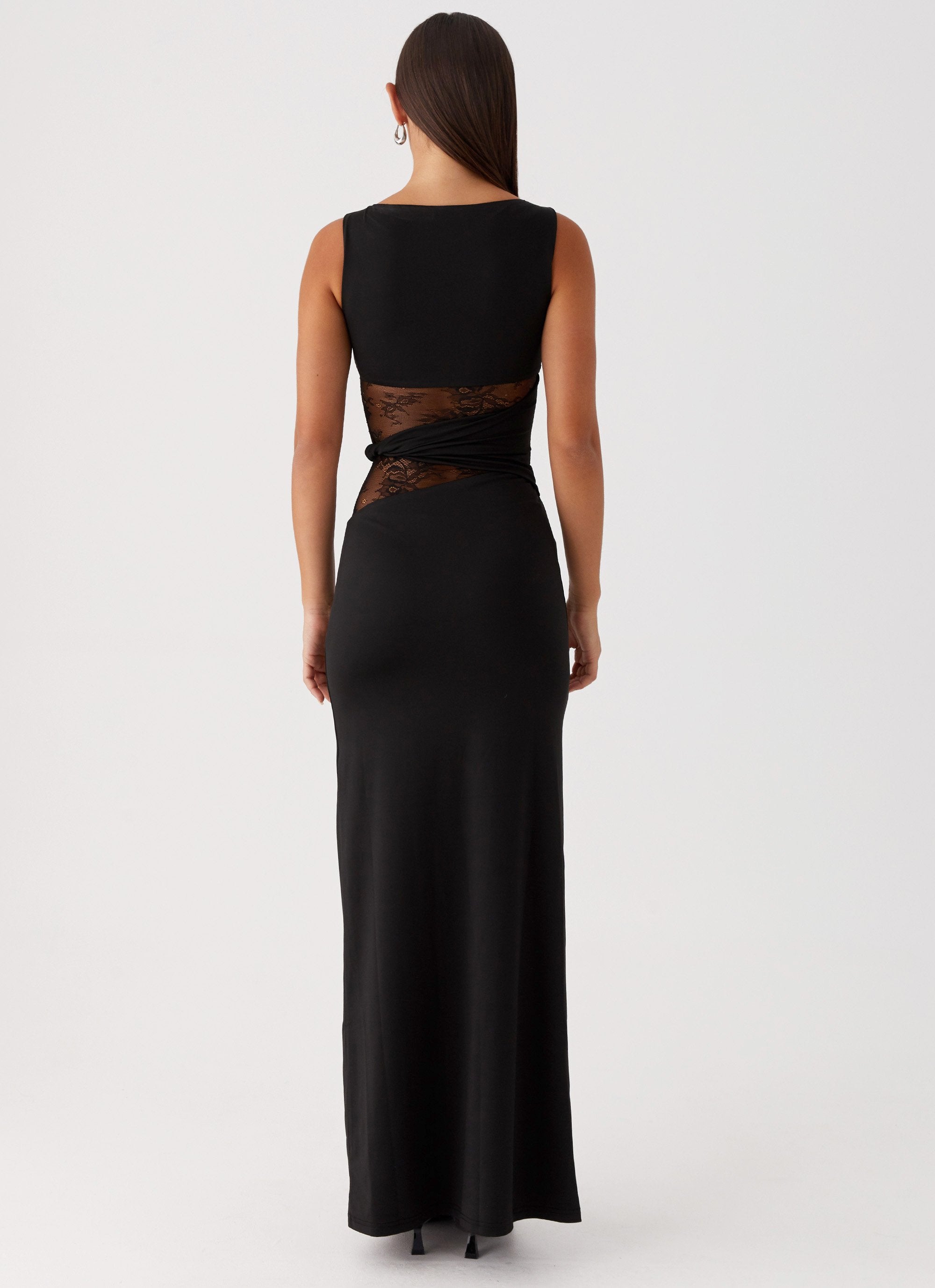 Leni | Robe maxi ajustée avec des découpes subtiles et un laçage