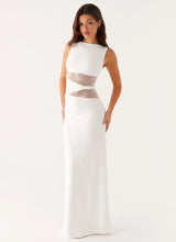 Leni | Robe maxi ajustée avec des découpes subtiles et un laçage